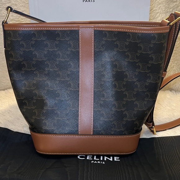 SOLD Authentic CELINE SMALL BUCKET IN TRIOMPHE CANVAS AND CALFSKIN in TAN - Picture 8 of 13